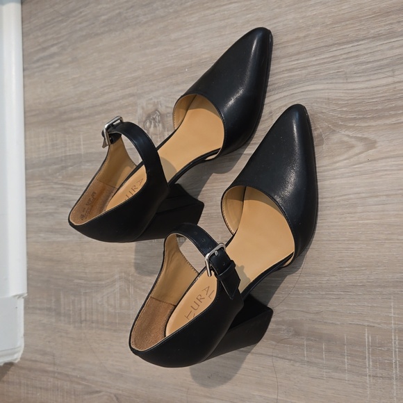 Maryjane-style pumps - Picture 6 of 7